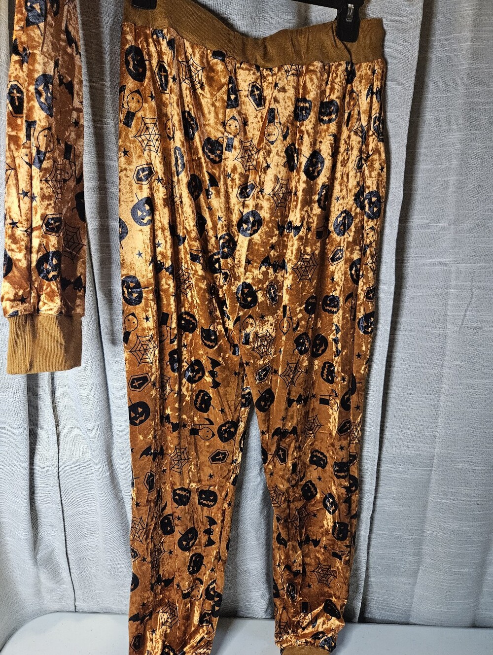 Velour 2 Piece Halloween Set Drawstring Pants Long Sleeve Top Medium Womens - Picture 10 of 16